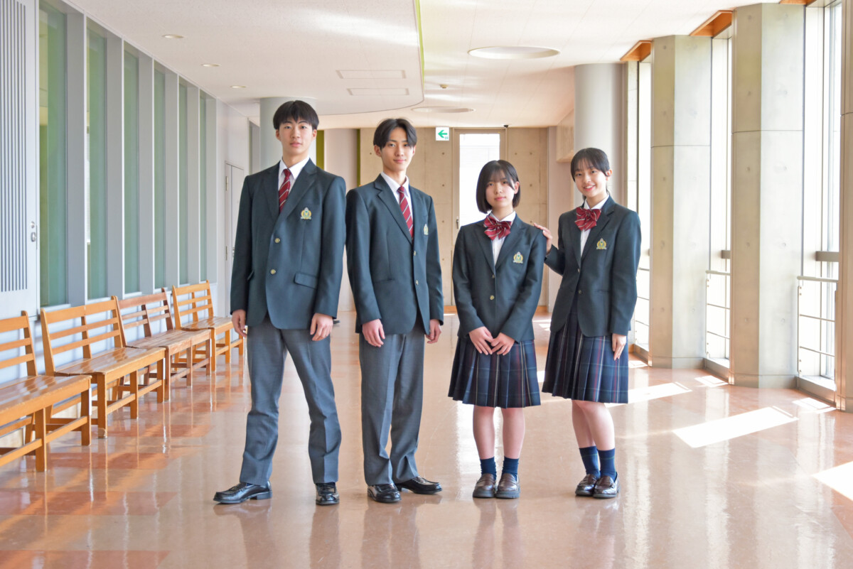 制服紹介 | スクールライフ | 学校法人東福岡学園 東福岡高等学校
