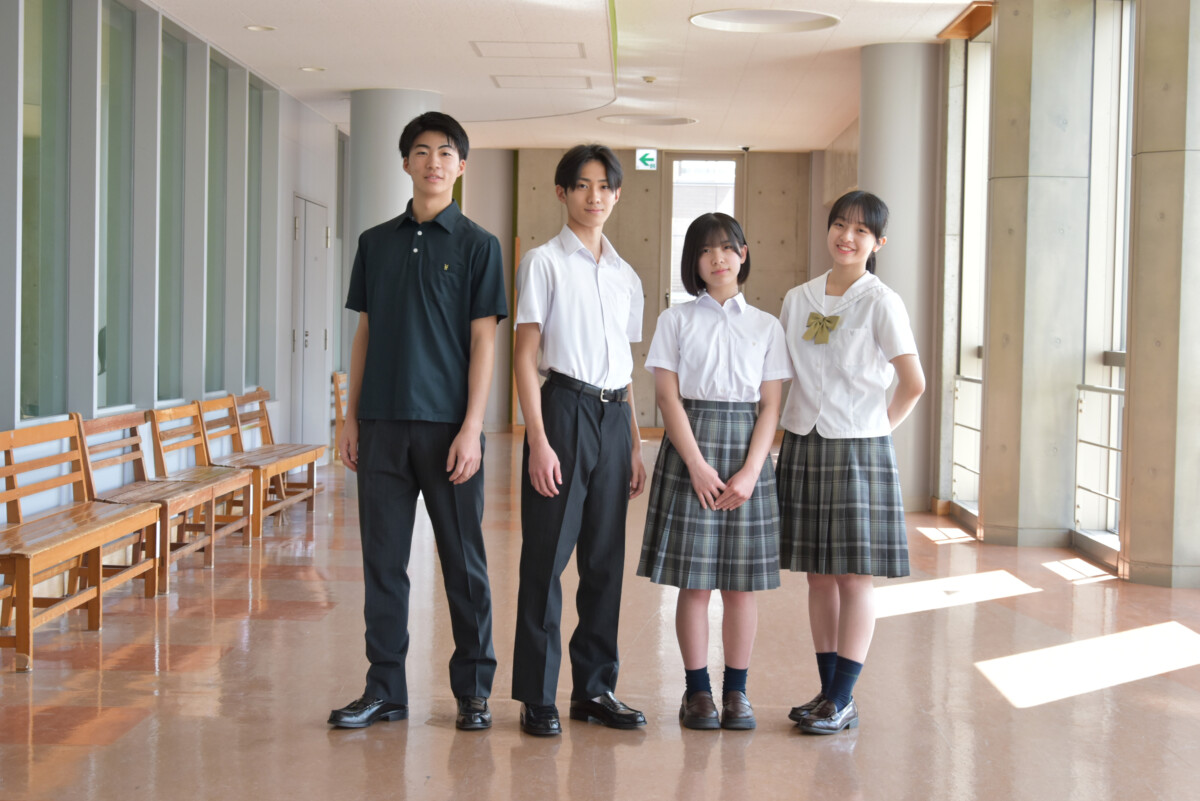 制服紹介 | スクールライフ | 学校法人東福岡学園 東福岡高等学校
